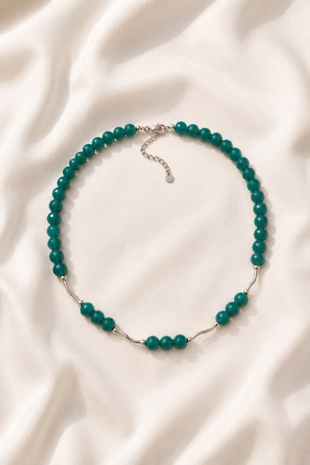 Parure Lucrezia con collana e orecchini in agata verde naturale e argento 950 realizzata a mano da OSADA Gioielleria